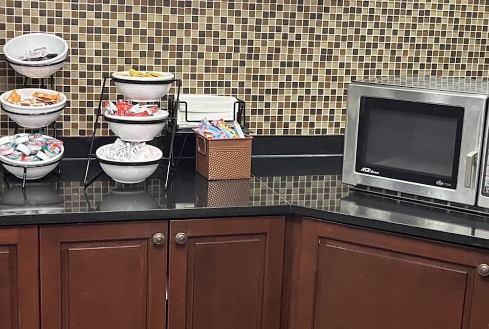 Hotel Lotus Kansas City Stadium property views in Kansas City, MO — gallery photo 3
