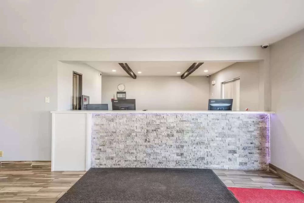Sonesta Essential Des Moines interior in Des Moines, IA — gallery photo 2