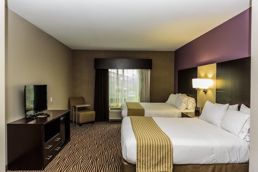 Holiday Inn Express Cheektowaga North East by IHG property views in Buffalo, NY — gallery photo 3