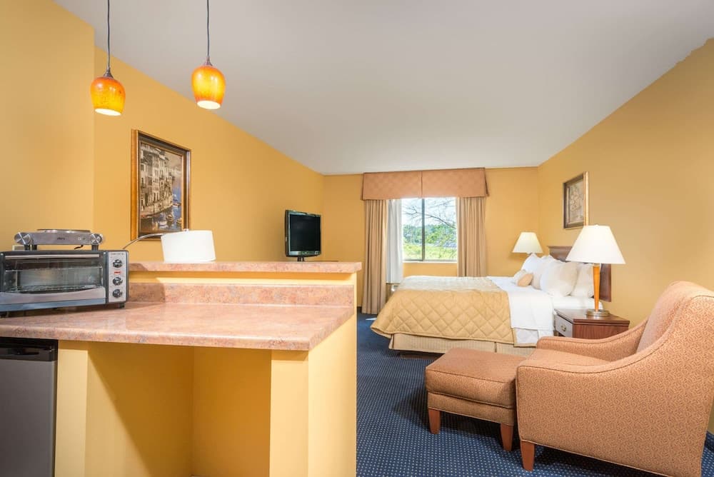 Ramada by Wyndham Catlettsburg Ashland gallery photo in Catlettsburg, KY — image 24