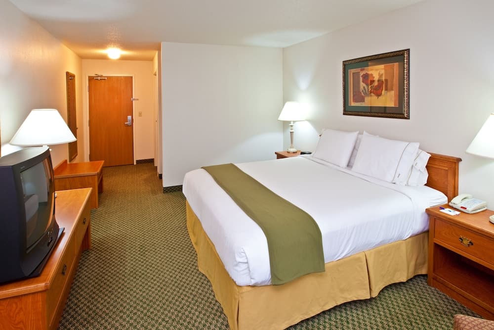 Holiday Inn Express Hotel & Suites by IHG interior in Logan, WV — gallery photo 2