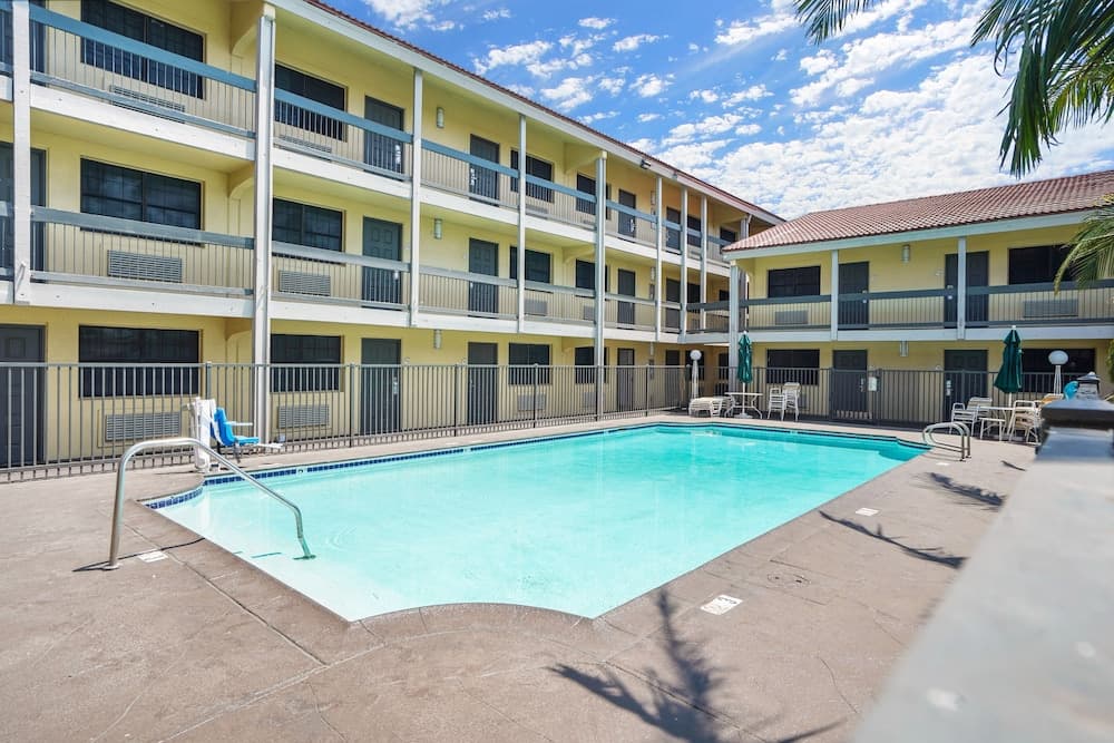La Quinta Inn by Wyndham Costa Mesa / Newport Beach gallery photo in Costa Mesa, CA — image 26