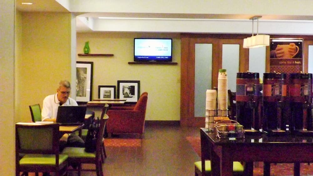 Hampton Inn Lexington/Georgetown interior in Georgetown, KY — gallery photo 2