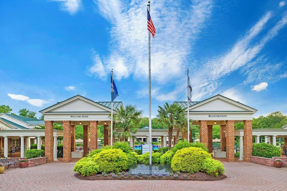 Hilton Vacation Club Greensprings Williamsburg featured exterior or lobby in Williamsburg, VA — similar hotel