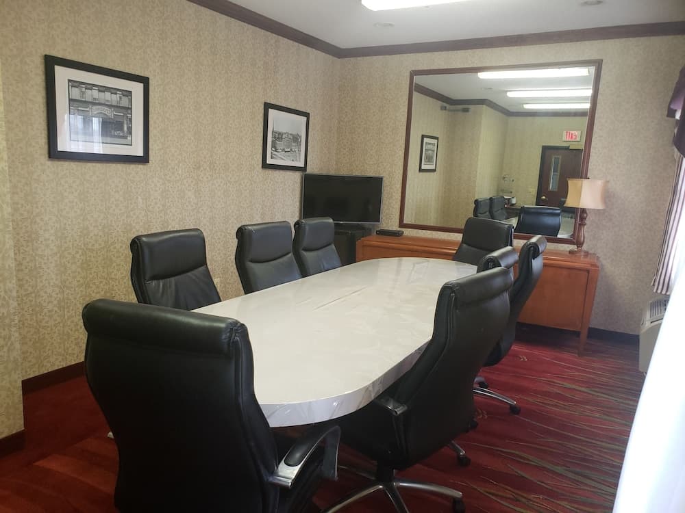 A Victory Suites Warren property views in Warren, MI — gallery photo 3