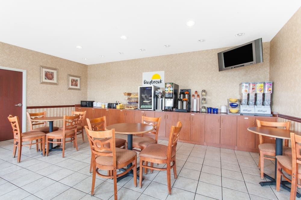 Days Inn & Suites by Wyndham Seaford gallery photo in Seaford, DE — image 5