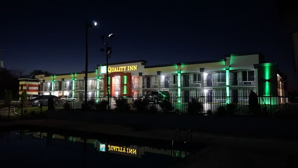 Quality Inn featured exterior or lobby in Mount Vernon, KY — similar hotel
