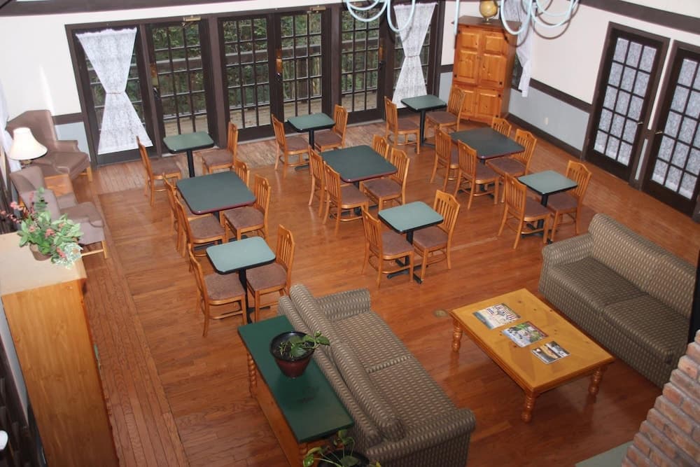 Spring House Inn gallery photo in Chesterton, IN — image 32