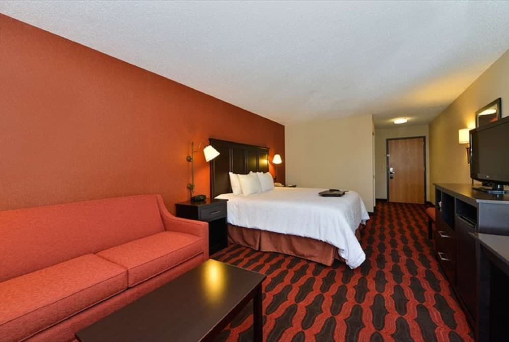 Hampton Inn Sturgis-Lagrange Area gallery photo in Sturgis, MI — image 11