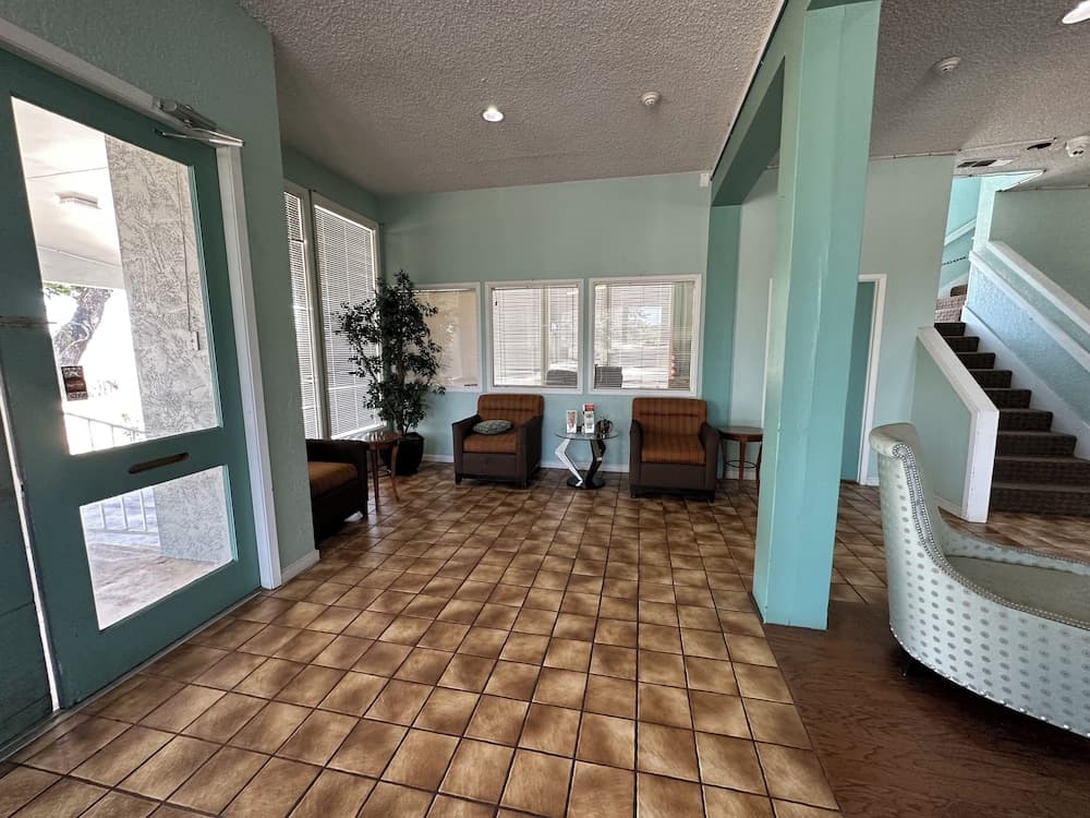 Home Suites Hill Country interior in San Antonio, TX — gallery photo 2