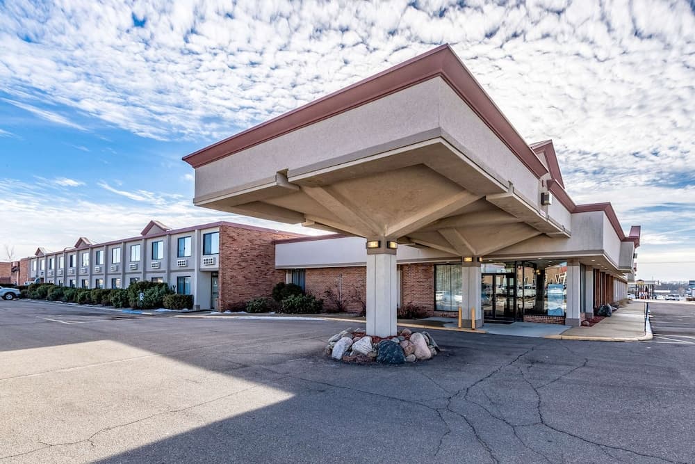 Quality Inn & Suites Albert Lea featured exterior or lobby in Albert Lea, MN — similar hotel