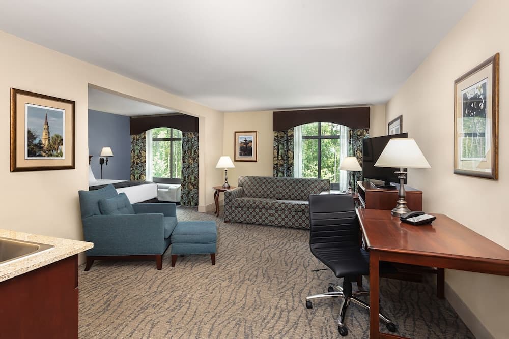 Wingate By Wyndham Charleston gallery photo in North Charleston, SC — image 4