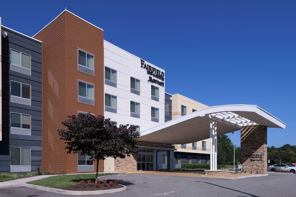 Fairfield Inn & Suites by Marriott Richmond Ashland featured exterior or lobby in Ashland, VA — similar hotel