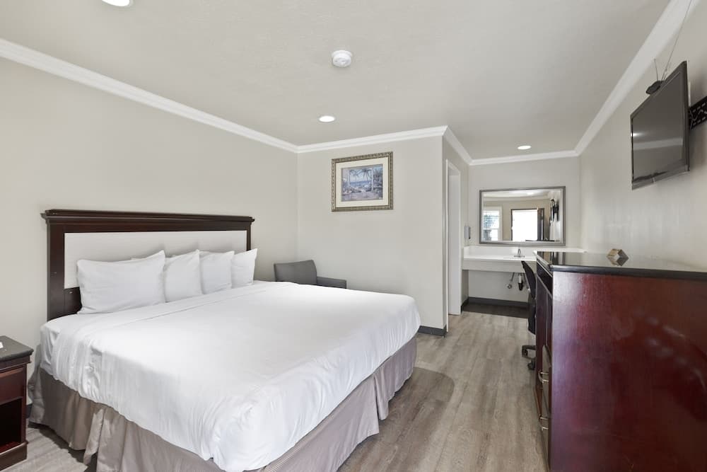 Le Blanc Inn & Suites gallery photo in El Monte, CA — image 28