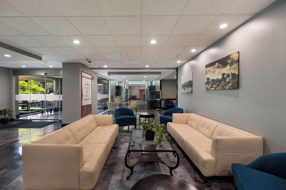 Clarion Hotel San Angelo near Convention Center gallery photo in San Angelo, TX — image 8