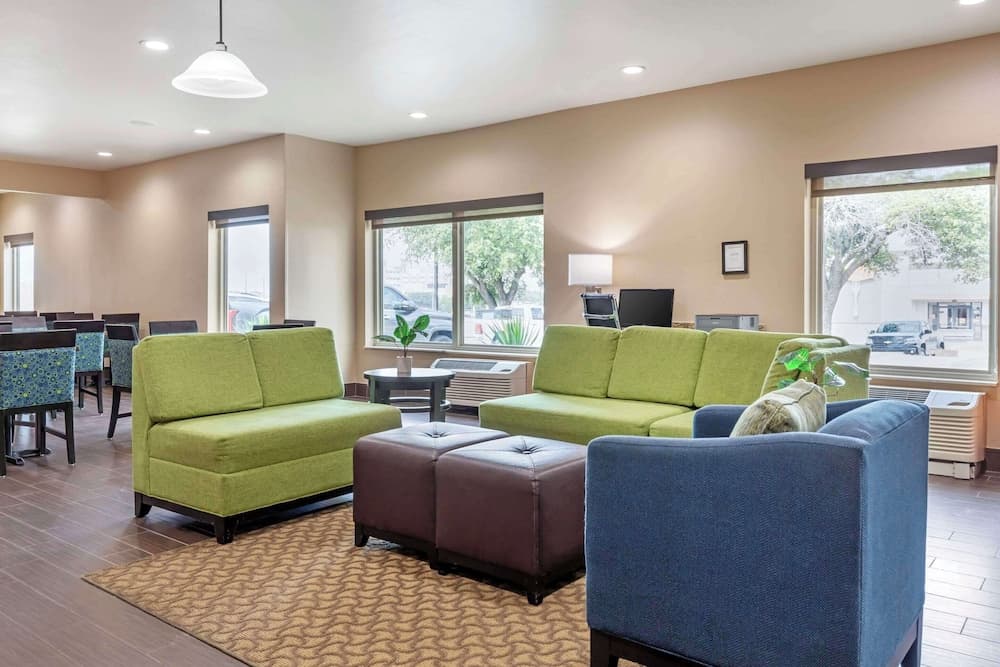 Comfort Inn & Suites Temple - Medical Center property views in Temple, TX — gallery photo 3