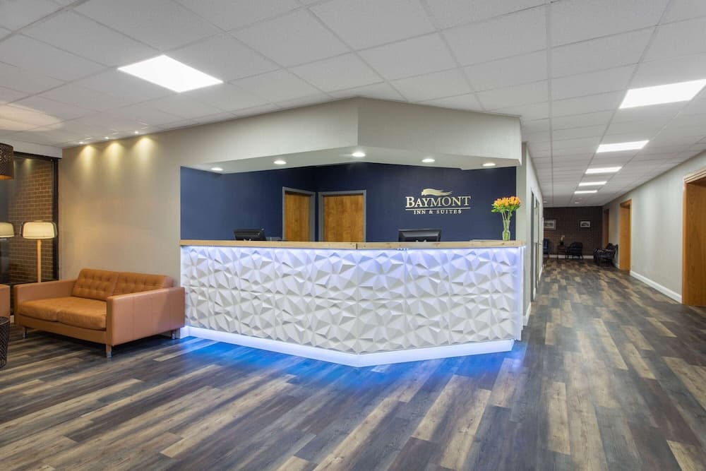 Surestay By Best Western Greenville interior in Greenville, OH — gallery photo 2