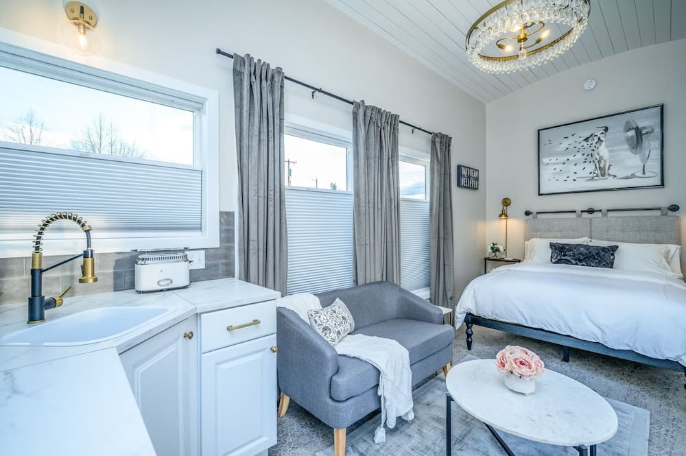 The Boutique Retreat gallery photo in McMinnville, OR — image 26