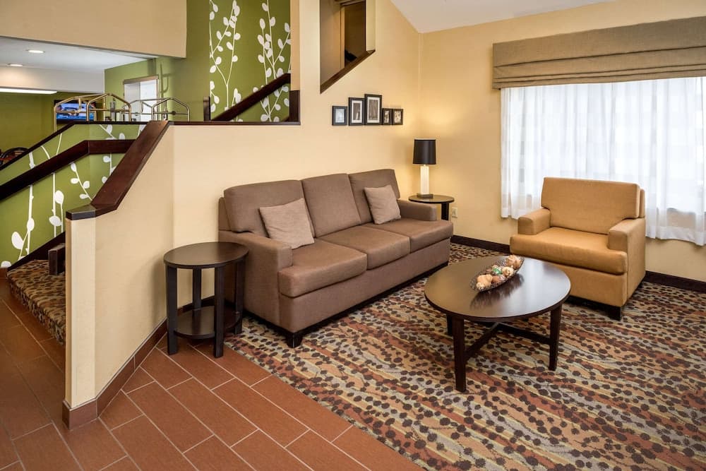 Sleep Inn Charleston North interior in Charleston, WV — gallery photo 2