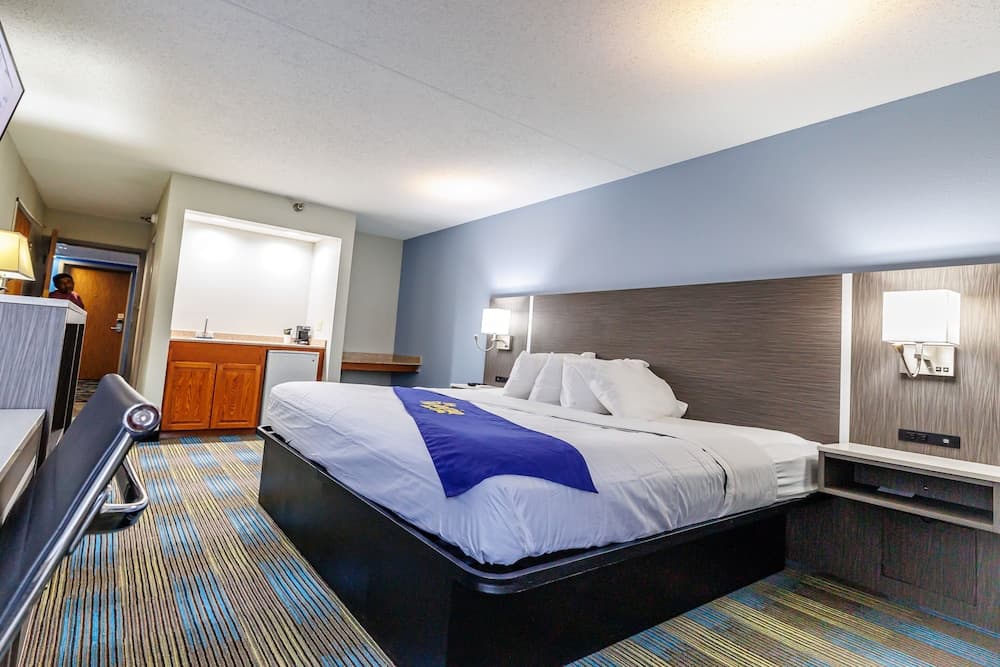 New Victorian Inn & Suites Omaha interior in Omaha, NE — gallery photo 2