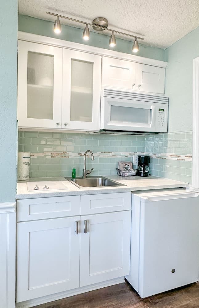Thunderbird Beach Resort interior in Treasure Island, FL — gallery photo 2