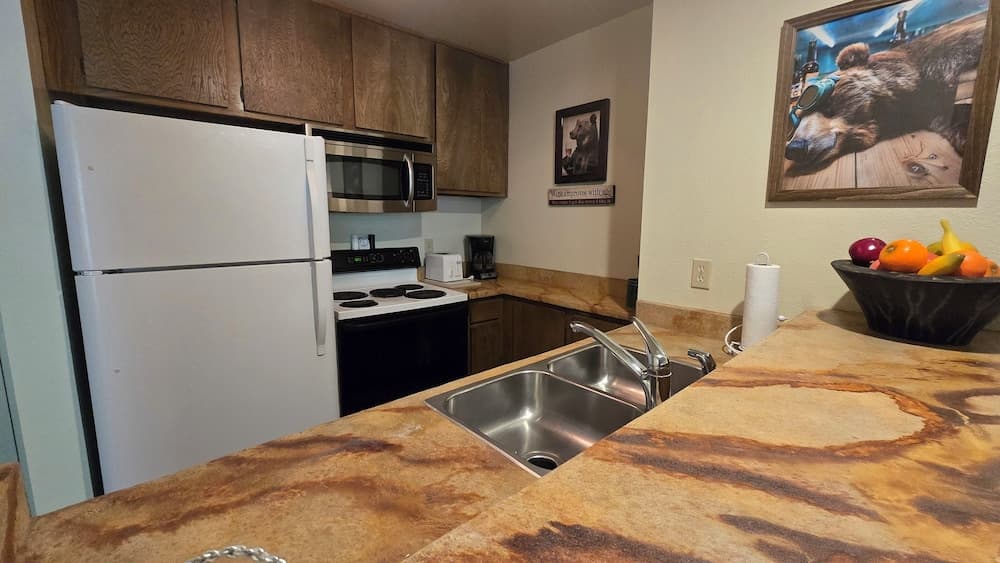Eagle Summit Collection property views in Mammoth Lakes, CA — gallery photo 3