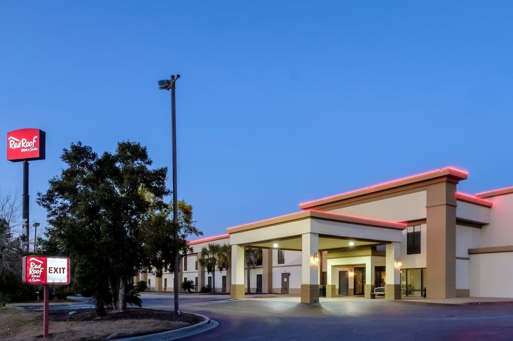 Red Roof Inn Yemassee featured exterior or lobby in Yemassee, SC — similar hotel