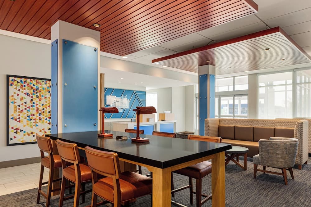 Holiday Inn Express & Suites Hayward - Castro Valley by IHG property views in Hayward, CA — gallery photo 3