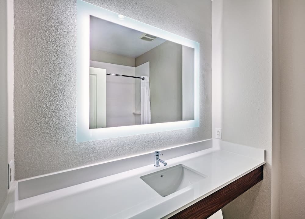 Holiday Inn Express Hotel & Suites PORT ARTHUR by IHG gallery photo in Port Arthur, TX — image 23