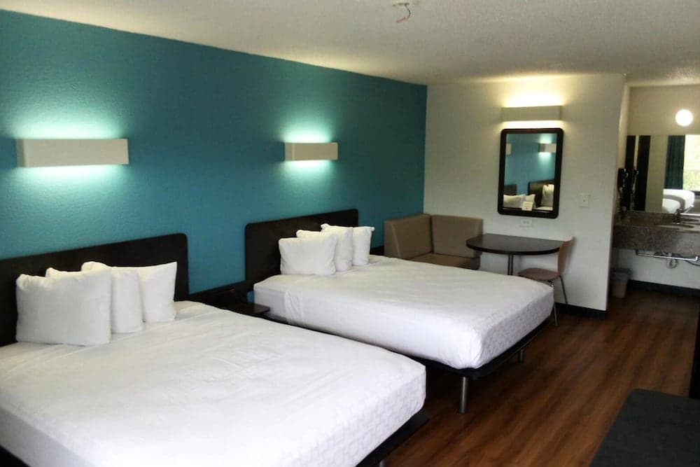 Blueway Inn Beeville Extended Stay property views in Beeville, TX — gallery photo 3
