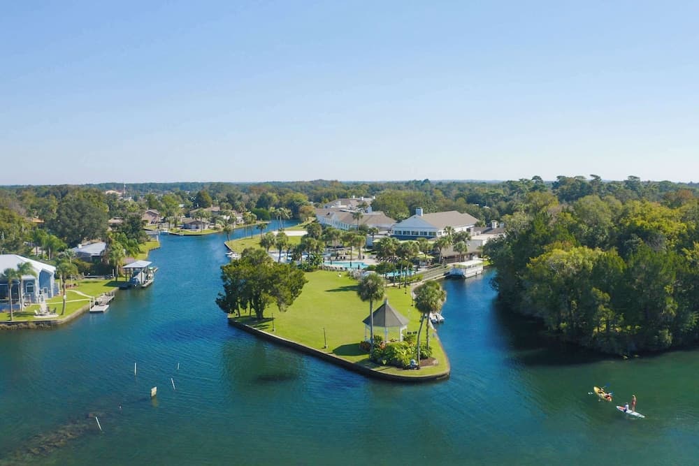 Plantation Resort on Crystal River, Ascend Hotel Collection interior in Crystal River, FL — gallery photo 2