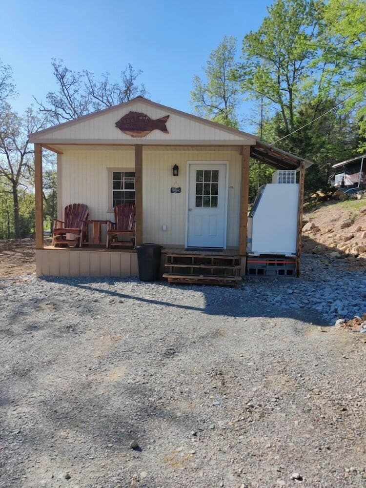 Kellers Kove Cabin and RV Resort interior in Elizabeth — gallery photo 2