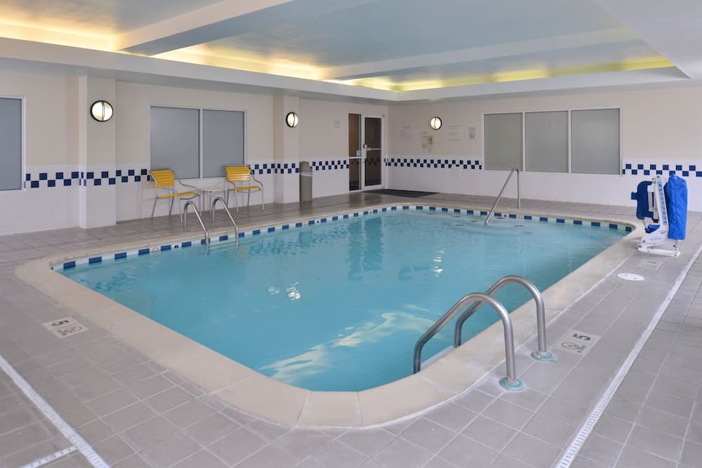 Fairfield Inn & Suites by Marriott Gulfport interior in Gulfport, MS — gallery photo 2