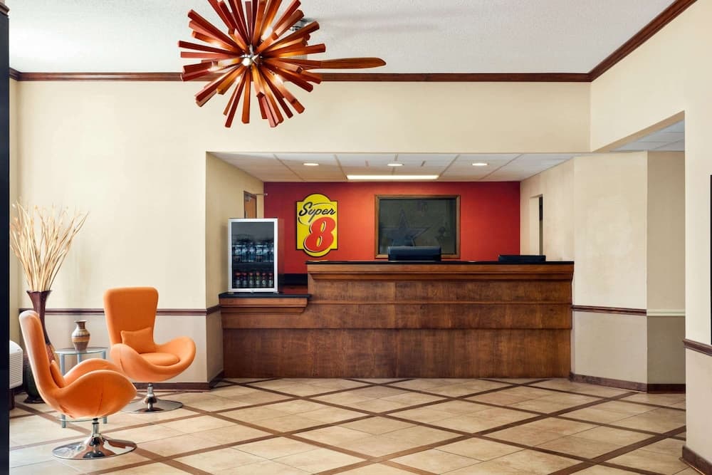 Super 8 by Wyndham Clinton interior in Clinton, MS — gallery photo 2