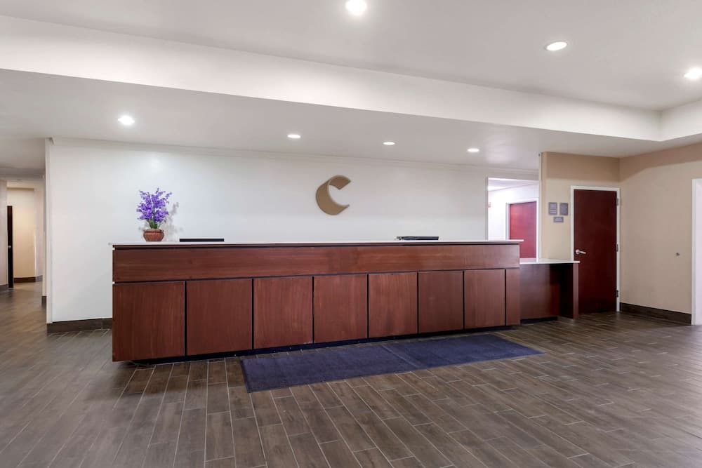 Comfort Suites Copperas Cove interior in Copperas Cove, TX — gallery photo 2