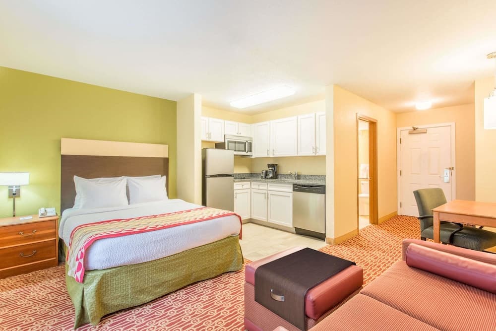 MainStay Suites Sterling near Dulles Town Center property views in Sterling, VA — gallery photo 3