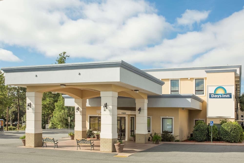 Days Inn by Wyndham Valdosta/Near Valdosta Mall featured exterior or lobby in Valdosta, GA — similar hotel