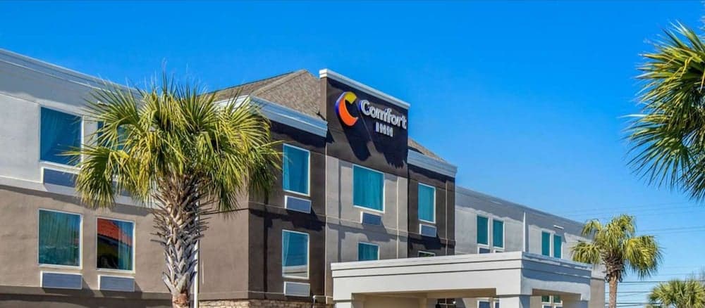 Comfort Inn N Myrtle Beach Barefoot Landing featured exterior or lobby in North Myrtle Beach, SC — similar hotel