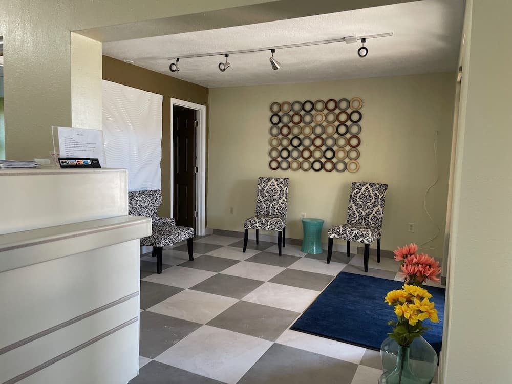 Guest Inn interior in Lake City, FL — gallery photo 2