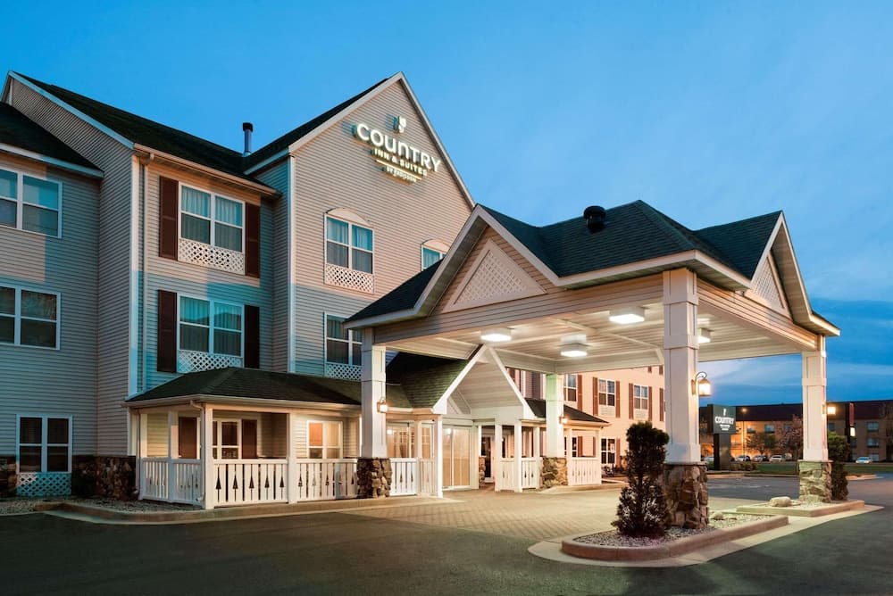 Country Inn & Suites by Radisson, Stevens Point, WI featured exterior or lobby in Stevens Point, WI — similar hotel