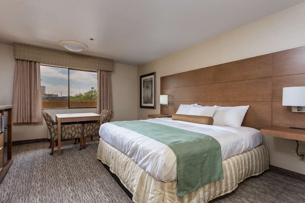 Shilo Inn Hotel & Suites - Yuma property views in Yuma, AZ — gallery photo 3