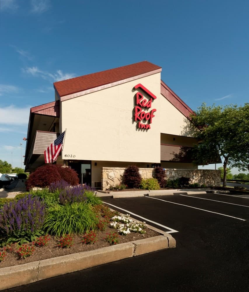 Red Roof Inn Pittsburgh North - Cranberry Township featured exterior or lobby in Cranberry Township — similar hotel