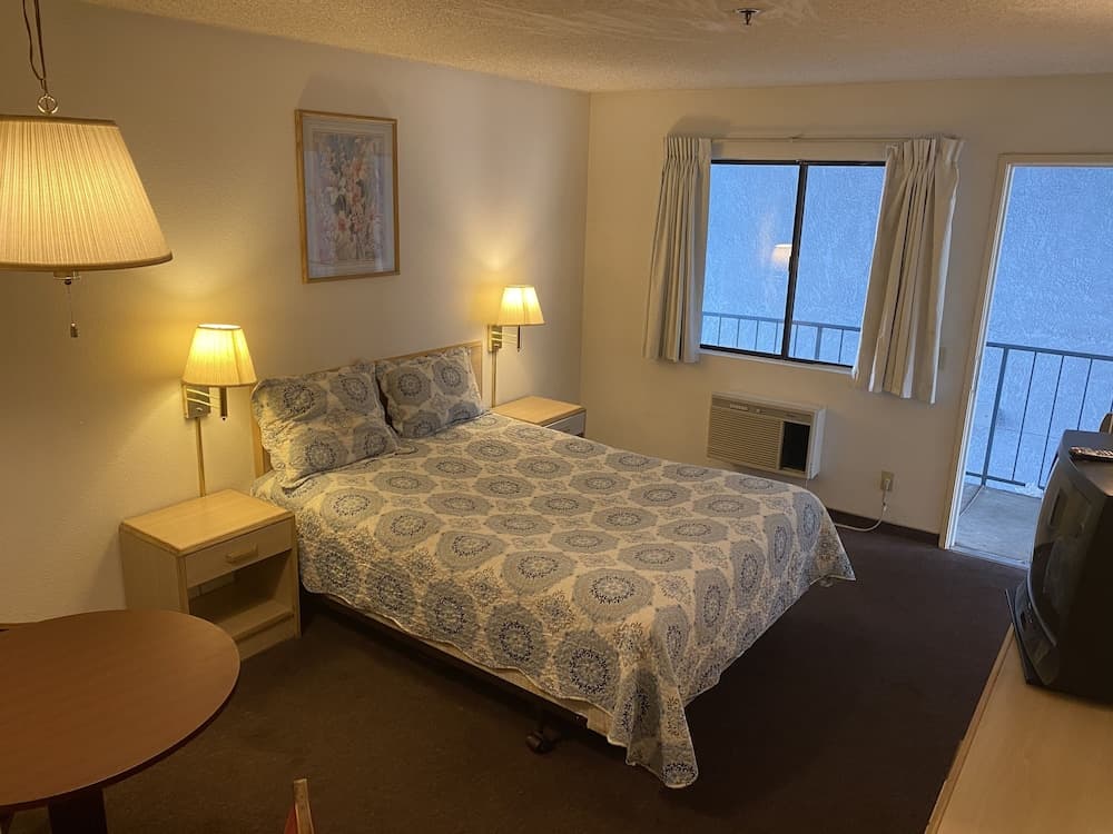 Circle Inn Motel gallery photo in Jurupa Valley, CA — image 6