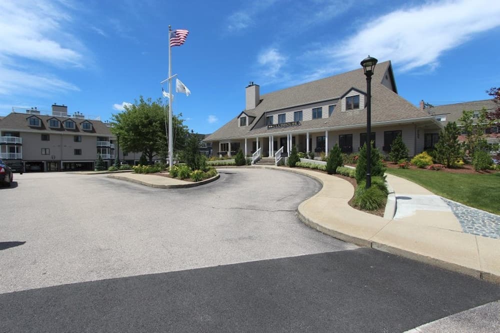 Wellington Resort interior in Newport, RI — gallery photo 2