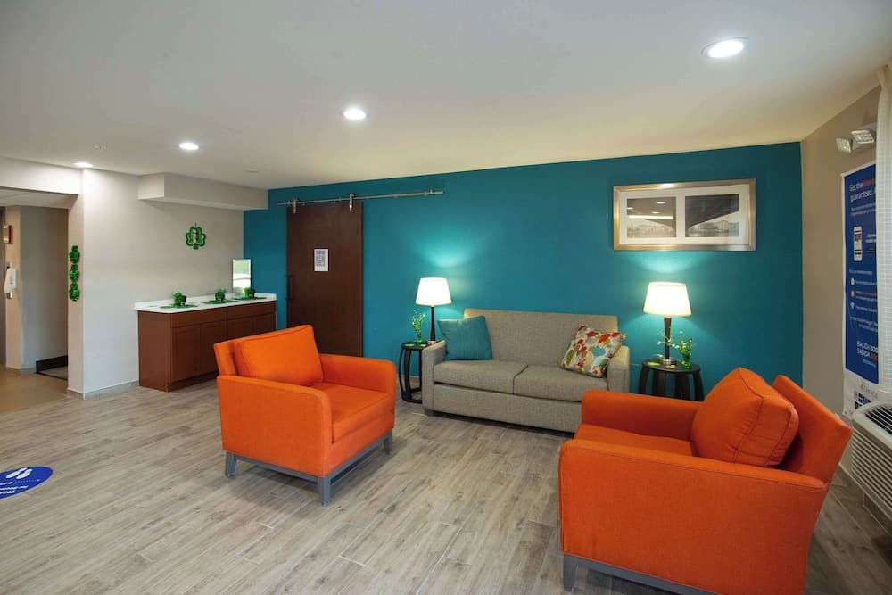 Quality Inn & Suites Hammond Near I-8090 featured exterior or lobby in Hammond, IN — similar hotel