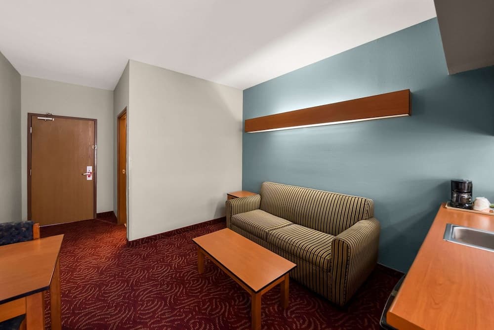 Econo Lodge Inn & Suites Mesquite - Dallas East gallery photo in Mesquite, TX — image 26