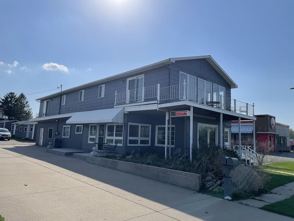 Sunset Motel — hotel in Lake City, Minnesota