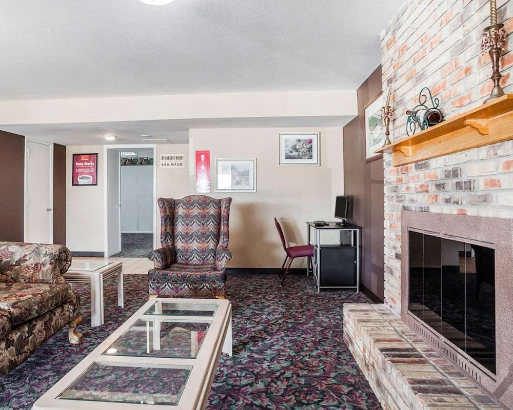 Econo Lodge Jefferson City property views in Jefferson City, MO — gallery photo 3