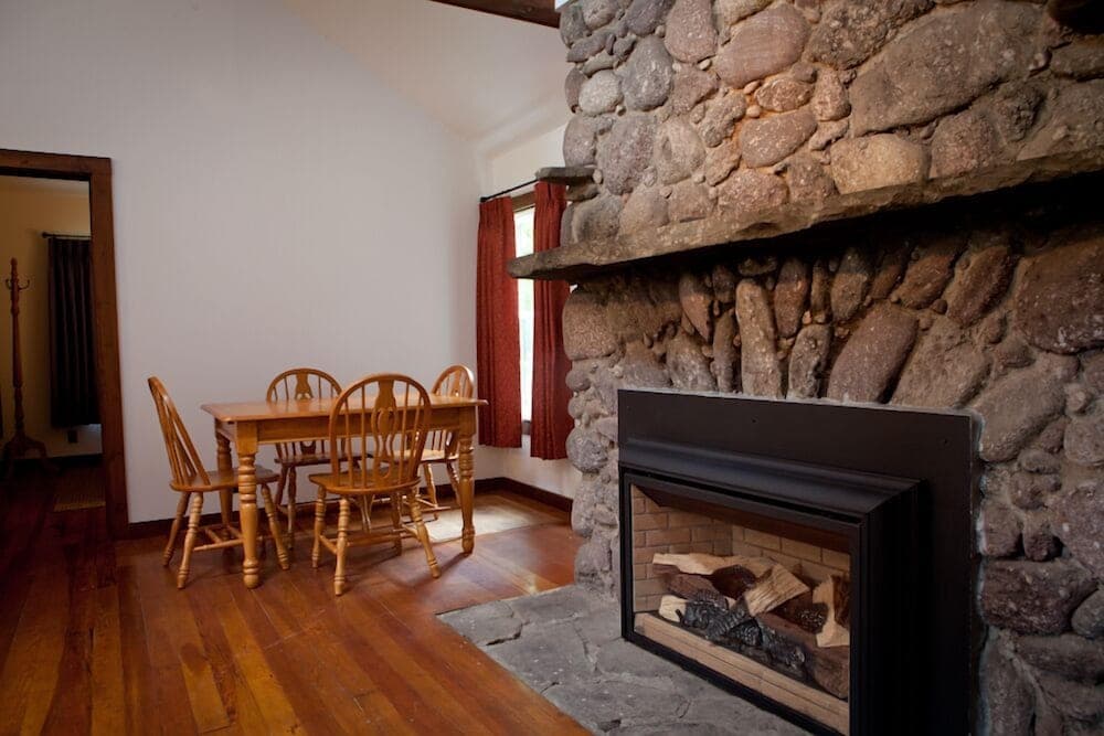 Blue Hill Lodge gallery photo in Claryville — image 24