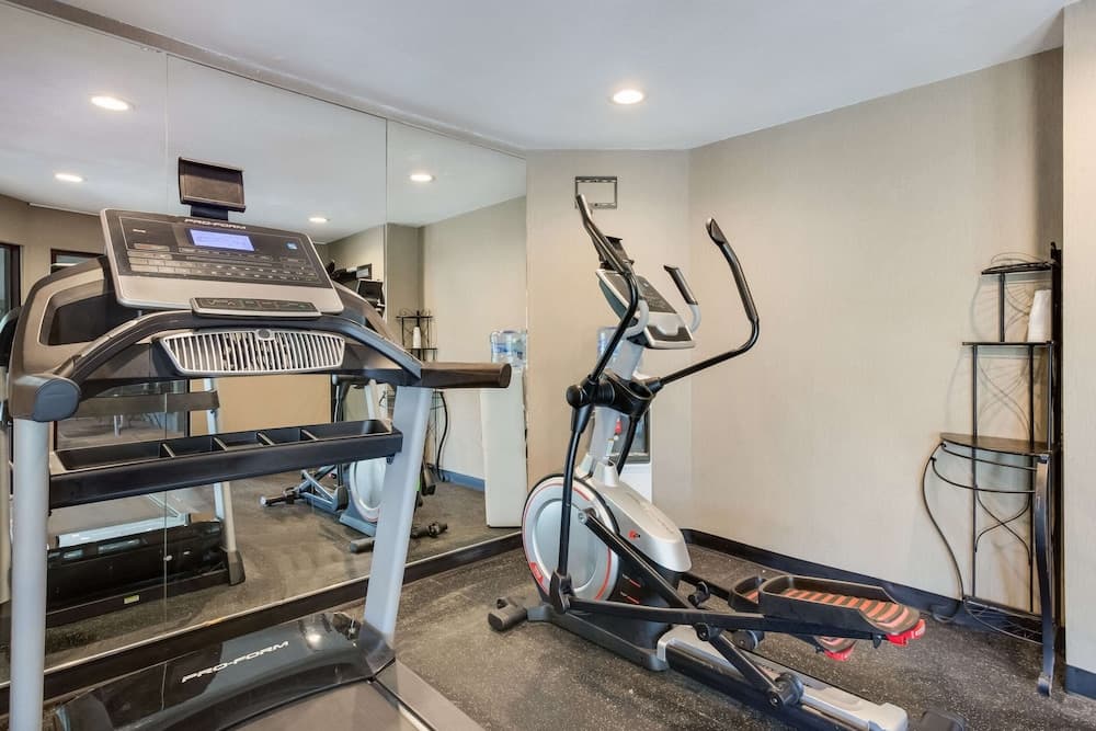 Quality Inn Lees Summit - Kansas City property views in Lee's Summit, MO — gallery photo 3